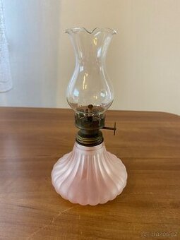 Stará petrolejová lampička