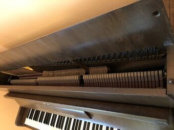 Pianino August Forster