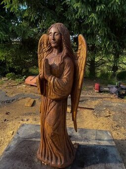 Anděl ze dřeva do zahrady