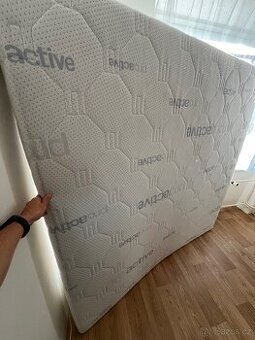 Kvalitní matrace 200x200x18cm