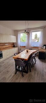 Výroba stolů z masivu