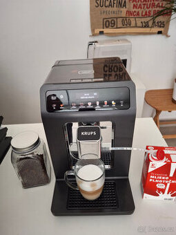 Automatický Kávovar Krups na zrnkovou kávu