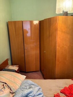 Prodám kuchyňskou linku, obývák a celou ložnici