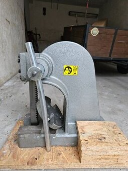 Ruční mechanicky lis