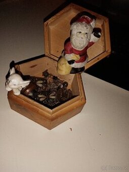 Stará šperkovnice santa a malé slunatko Retro