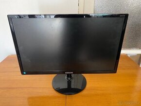 Monitor Samsung S24C350H + originální adaptér