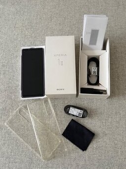 Mobilní telefon Sony Xperia 1.II 5G (MTOSERXQAT051) fialový