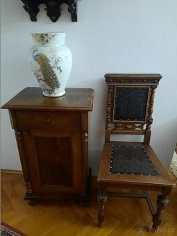 Starožitná toaletka-komoda 54 x 37 x v 90 cm,leštěný povrch