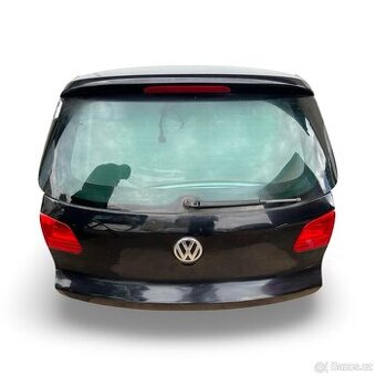 Páté dveře černá metalíza  LC9X VW Tiguan 5N  r.v. 2012