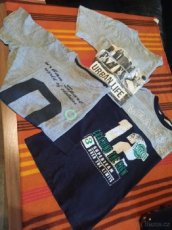 Dětská trička na 8-10 let.