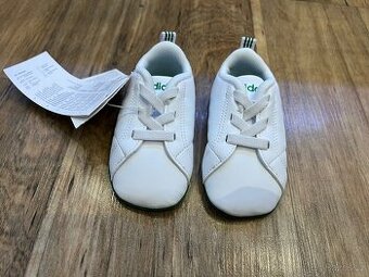 Botičky pro miminko. Boty. Capáčky. Nové. Adidas.