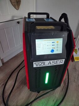 Čistící kontinuální laser