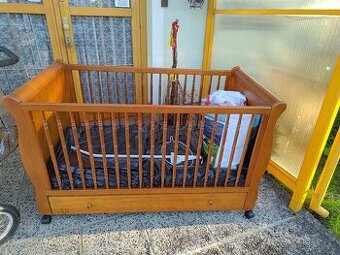 postýlka a kočárek