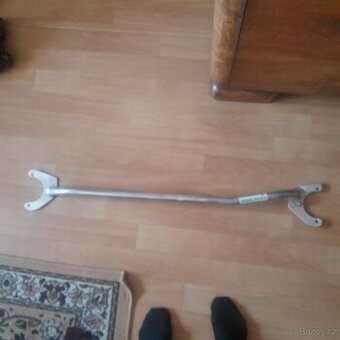 Rozpěrná tyč mezi tlumiče Škoda Favorit , Felicia 1986-2001