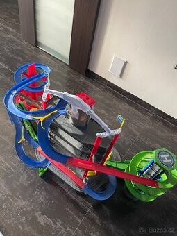 Velká garáž na autíčka