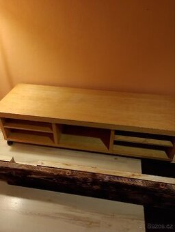 Televizní stolek