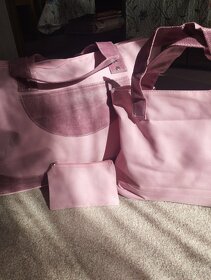 Nové cestovní a plážové tašky