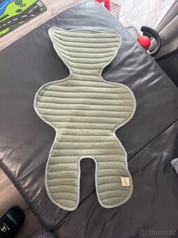 PRODYŠNÁ PODLOŽKA PROTI POCENÍ DO AUTOSEDAČKY VAJÍČKA SLEEPE