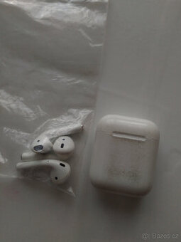 Apple AirPods (1. generace