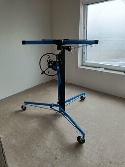 zvedák na sádrokartonové desky