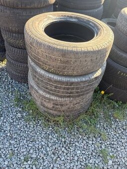 235/65/r16c  pneu