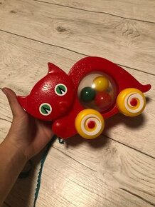 Kočka na provázku - plastová hračka pro děti - 1