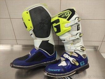 MX Kalhoty dresy Gaerne SG12 rukavice přilby