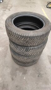 Celoroční Goodyear 215/55/17