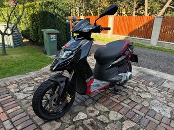 Aprilia sr125