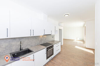 Pronájem moderního bytu 2+kk s lodžií – 84 m², Langrova, Šum
