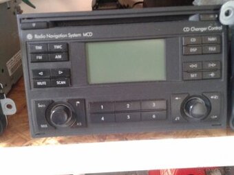 Orig.rádio VW Golf 4 s navigací.