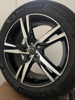 Orig zimní Volvo XC60 R-design r19 + 235/55/19 95%