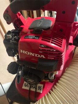 Vysavač na listí Honda