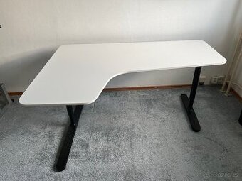Ikea Bekant rohový stůl, levý roh