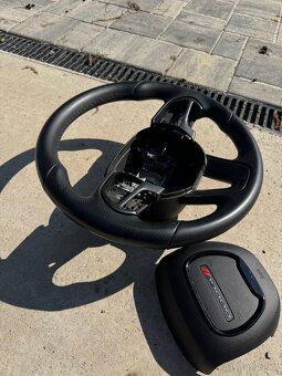 Volant Dodge Challenger