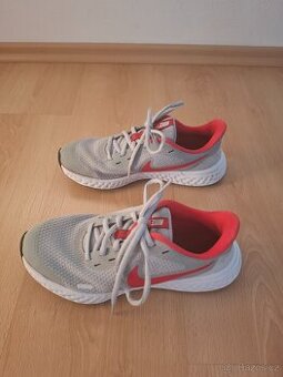 Boty Nike běžecké, vel.36,5