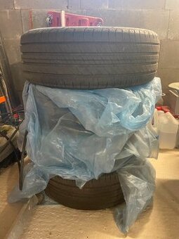 Pnueu GoodYear 205/55 R16 91V