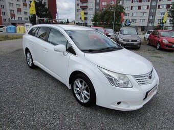 Toyota Avensis 1.6i 97kW kombi,2.majitel, serviska, nová STK