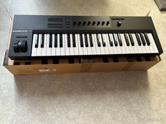 Native Instruments Komplete Kontrol A49 MIDI keyboard