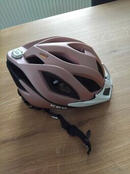 Cyklistická helma