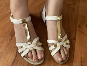 Páskové dámské boty