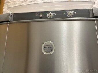 Lednice cca 190cm Elektrolux Chrom