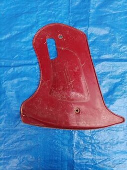 Boční plechový kryt JAWA č. 2