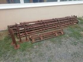 Koupím lešení trubkové nebo lešení HAKI - i kusy nebo stojny