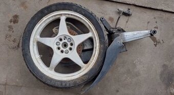 Kyvná vidlice včetně kola a blatníku Aprilia AF1 125