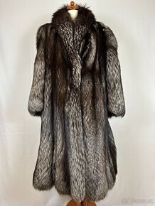 Kožich ze stříbrné lišky