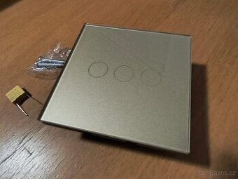 Tuya smart WiFi trojitý vypínač, bez N vodiče, zlatý dekor