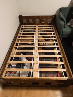 Dřevěná postel 120x200 cm - borovice masiv, tmavě hnědá