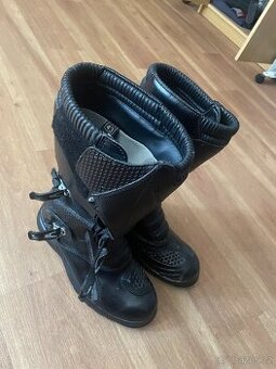 Motoobuv diadora - vel. 43 vyborný stav