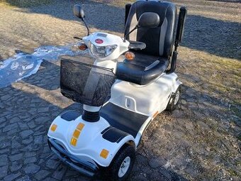 Elektrický vozík pro seniory.